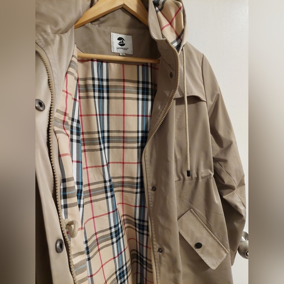 Waterproof Women's Beige Hooded Jacket - Raincoat Outdoor Windbreaker - Picture 4 of 13